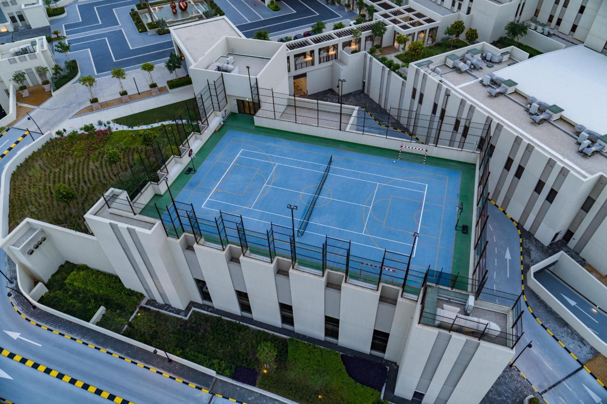 Jumeirah Gulf Of Bahrain Al-Manamah Bagian luar foto Tennis courts at the complex